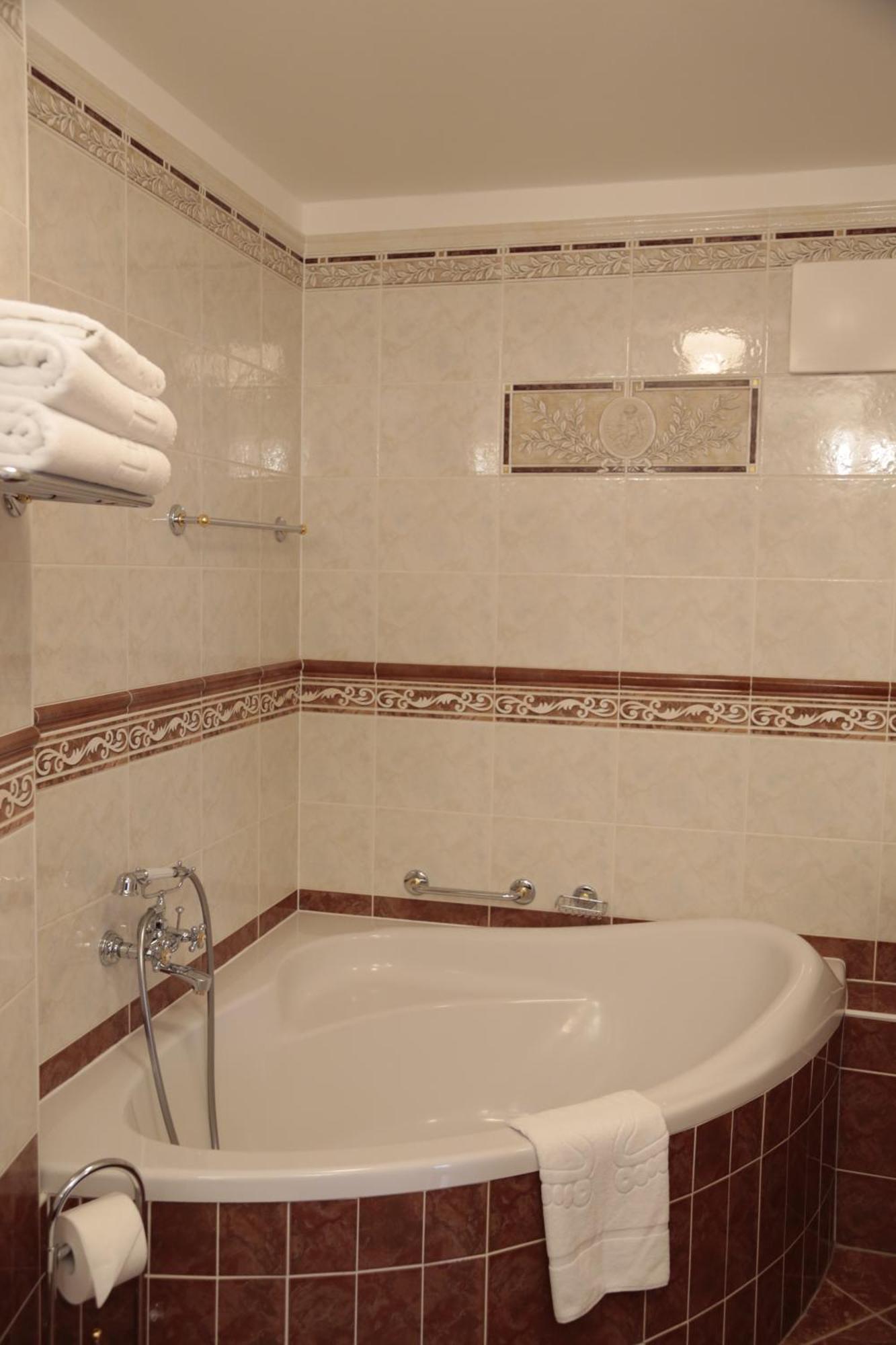 Hotel Vila Livia Karlsbad Buitenkant foto