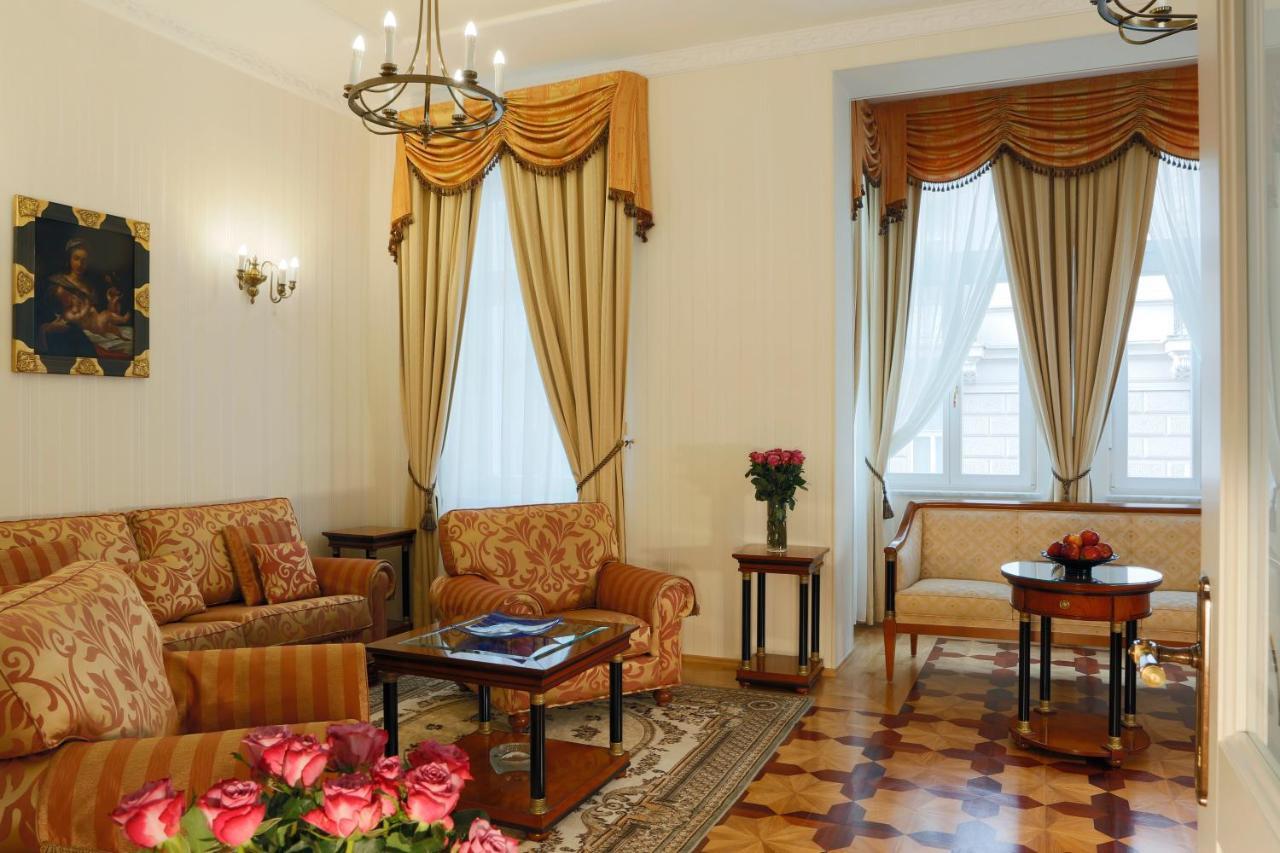 Hotel Vila Livia Karlsbad Buitenkant foto